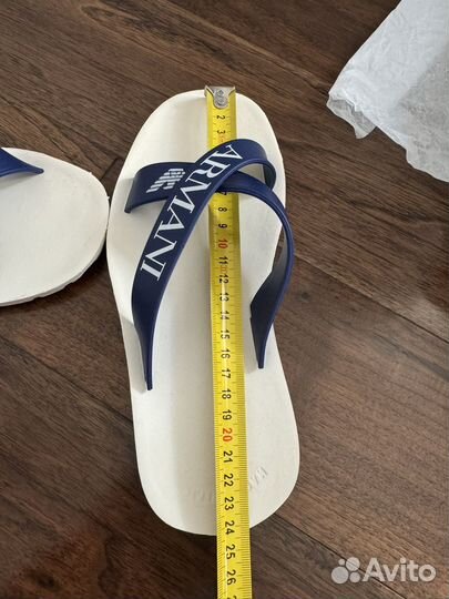 Шлёпанцы новые Armani