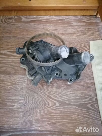 Термостат с помпой Шкода рапит 17 года пробег 130