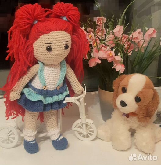 Вязаная кукла ручной работы