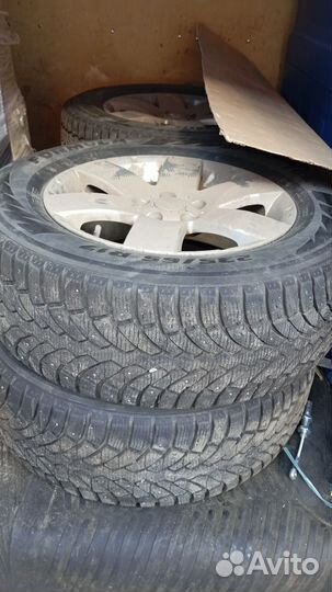 Pirelli Formula Ice 235/65 R17