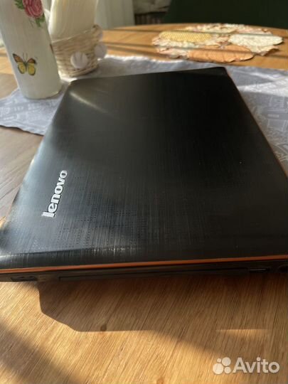 Lenovo ideapad Y470 (i7/16GB/256GB SSD)