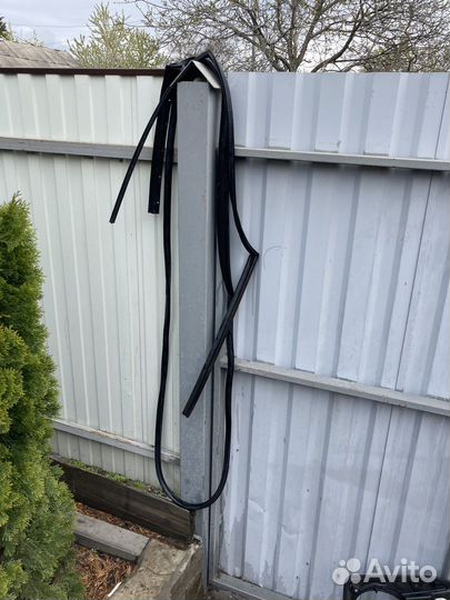 Уплотнитель задней правой двери mazda 6 gh