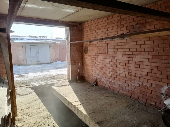 Гараж, > 30 м²