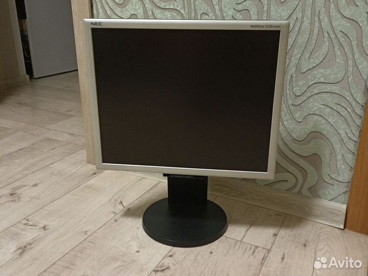 Монитор NEC на запчасть рабочий