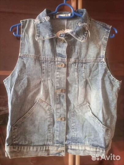 Джинсовая жилетка