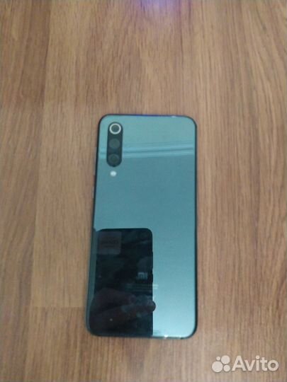 Xiaomi Mi 9 SE, 6/64 ГБ