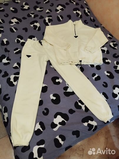 Костюм спортивный