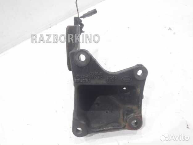 Кронштейн двигателя