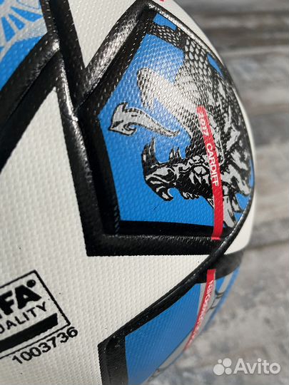 Футбольный мяч adidas лига чемпионов