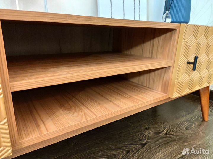 Тумба под тв 150 см, 180 см