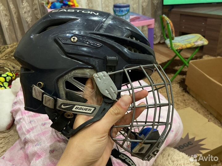 Хоккейный шлем