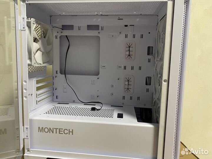 Корпус Montech air 100 c 4 вентиляторами