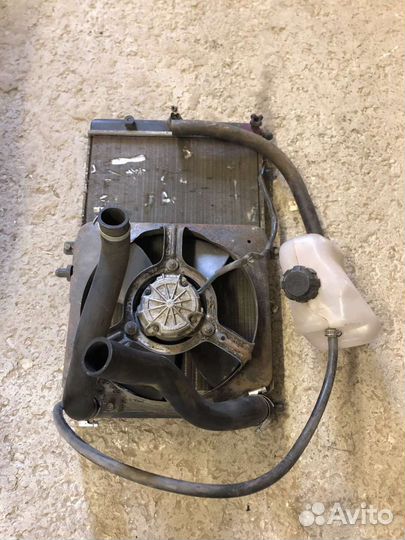 Радиатор вентилятор расширительный бачек