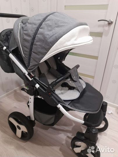 Коляска прогулочная