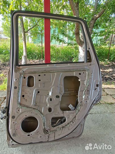 Дверь Nissan Note e11