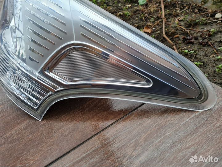 Оригинал Фонарь задний правый Outlander 3