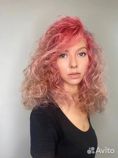 Модель на окрашивание и стрижку волос