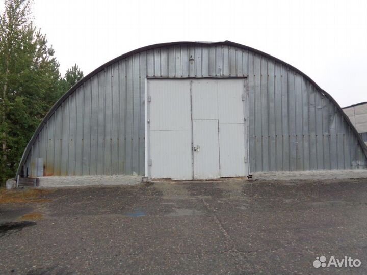 Здание склада под демонтаж
