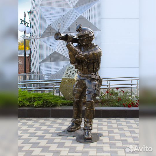 Скульптура из металла, маф