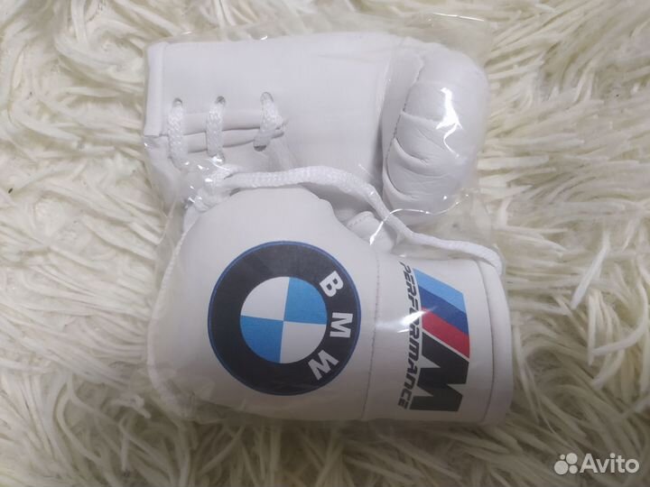 Сувенирные перчатки для фанатов BMW