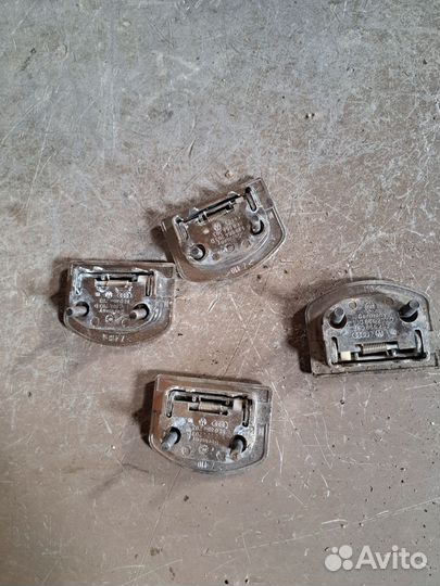 Крепление обшивки багажника Audi A6 C6