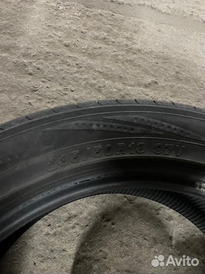 Yokohama V551A 235/50 R18 97V