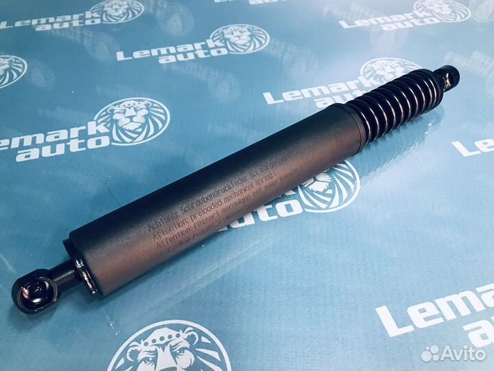 Амортизатор крышки багажника Volkswagen Touareg