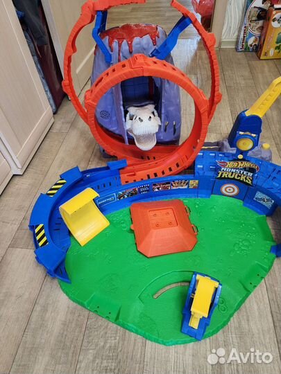 Hot wheels вулкан арена