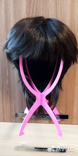 Парик короткий каскадом стрижкой чёрно-коричневый