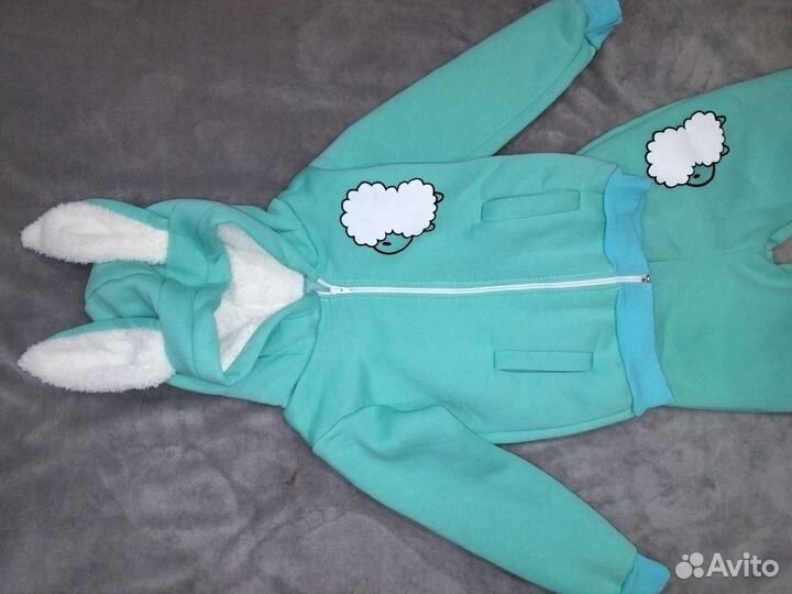 Теплый костюм для девочки