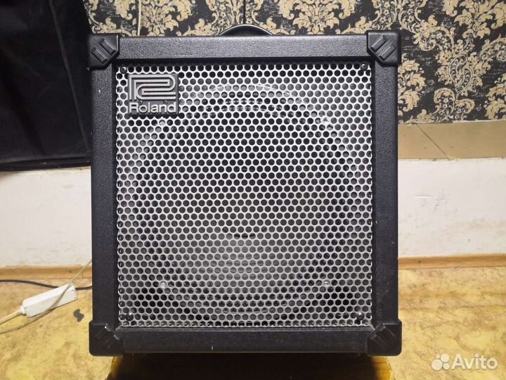 Гитарный комбоусилитель Roland cube 60