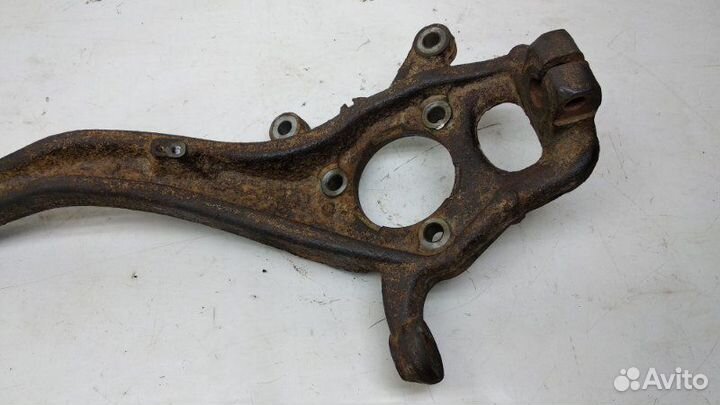 Кулак поворотный передний правый Nissan Armada 5.6