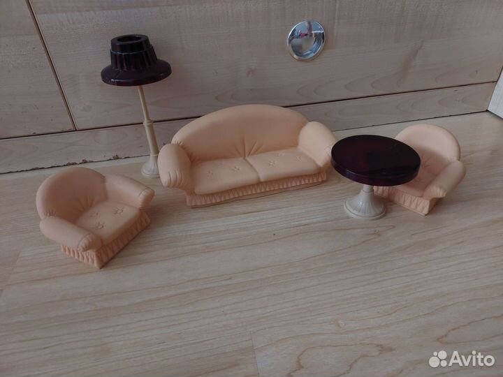 Мебель для кукольного домика