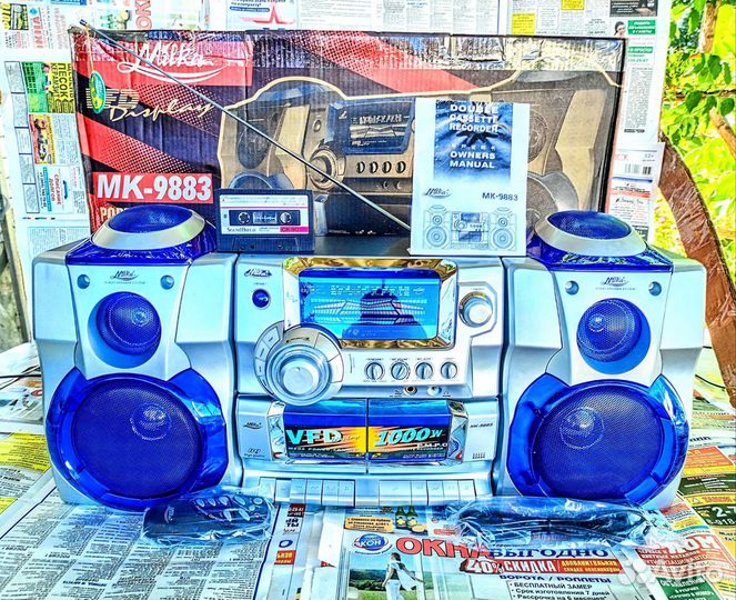 Огромный кассетный магнитофон(новый)