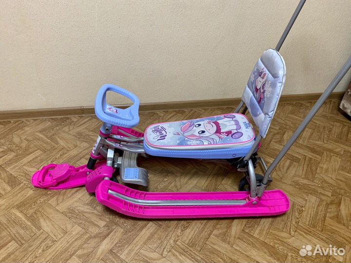 Снегокат с ручкой и колесами