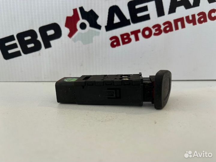 Кнопка аварийной сигнализации Geely Emgrand Ec7