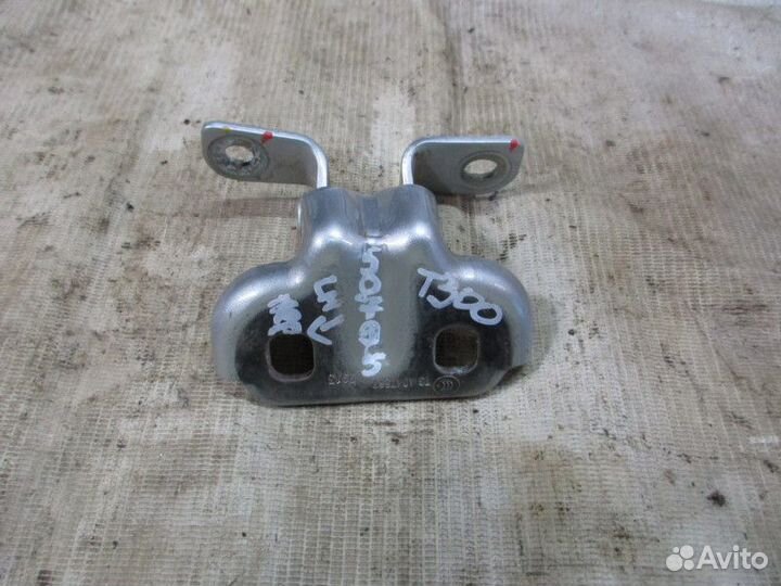Петля двери передней левой нижняя Chevrolet Aveo