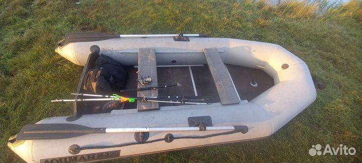 Лодка с мотором