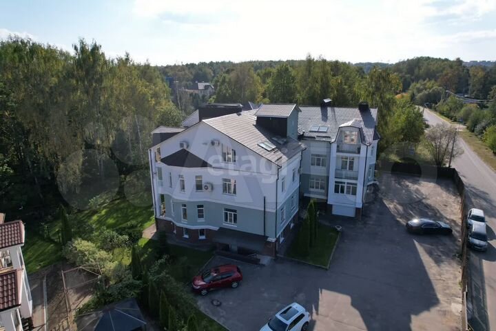 3-к. квартира, 103,5 м², 1/3 эт.