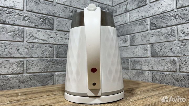 Чайник электрический ligrell LEK-1742PS