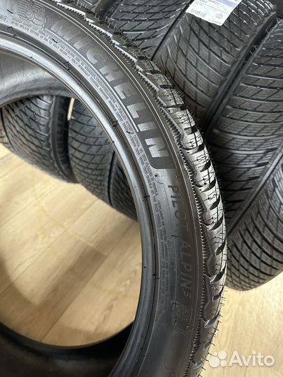 Michelin Pilot Alpin 5 305/30 R21 и 265/35 R21 104V