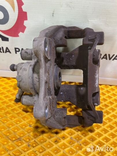 Суппорт тормозной задний левый Mercedes E W212 3.5