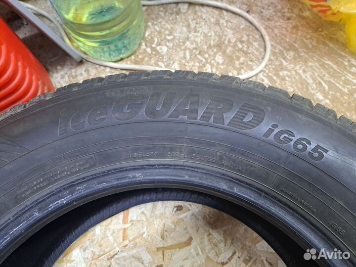 Yokohama Ice Guard IG65 215/65 R16 102T
