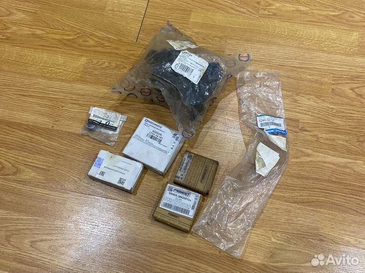 Опора двигателя левая Mazda