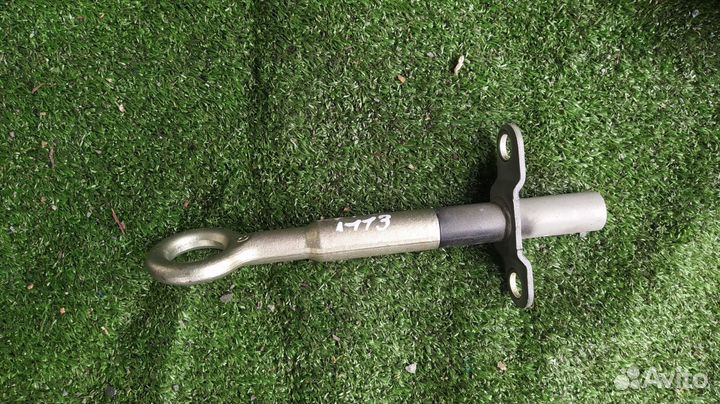 Крюк буксировочный Volvo V70 B5254T10 2010