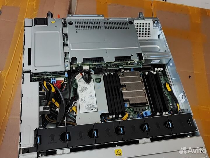 Dell PowerEdge R740