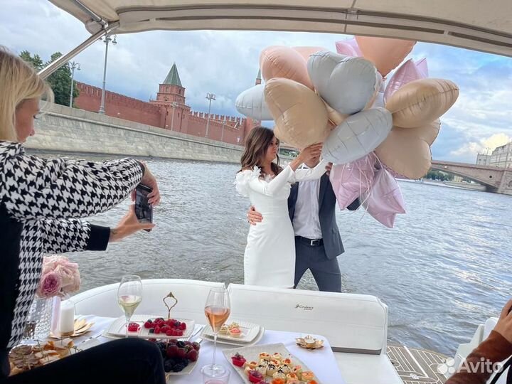 Аренда катера прокат яхты по центру Москвы