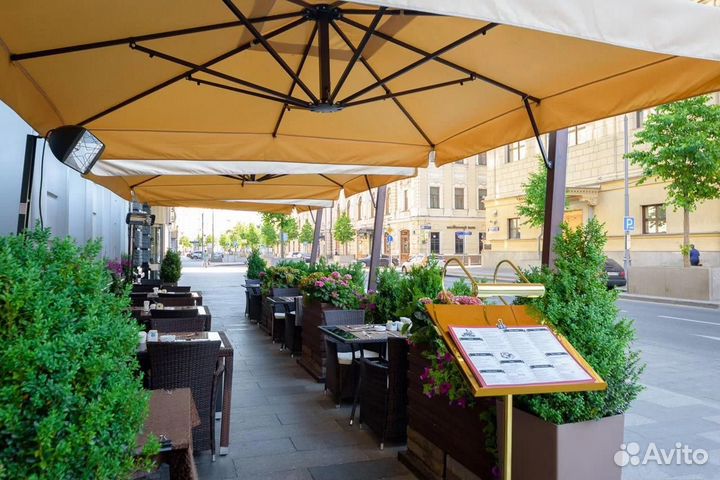 Уличный зонт для кафе