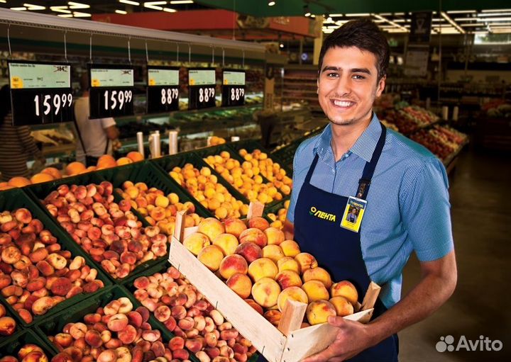 Работник торгового зала с еженедельной выплатой