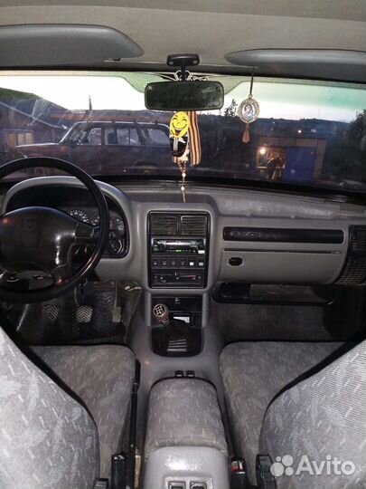 ГАЗ 3110 Волга 2.4 МТ, 1999, 80 000 км